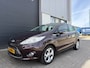 Ford Fiesta 1.25i Titanium 5-Deurs 60 PK. Zuinige en zeer fijn rijdende auto !!! Distributieriem vervangen bij 131.000 KM !! Alle keuringen toegestaan !