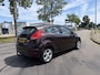 Ford Fiesta 1.25i Titanium 5-Deurs 60 PK. Zuinige en zeer fijn rijdende auto !!! Distributieriem vervangen bij 131.000 KM !! Alle keuringen toegestaan !