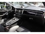 Porsche Macan 2.9 Turbo / Panoramadak / 360Camera / Adaptieve Stoelen / Luchtvering / Matrix LED / Sportuitlaat / 21'' / Sportchrono / Dodehoek / CarPlay / Stoel+Stuurverwarming / Dodehoek / DAB / ACC