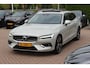 Volvo V60 2.0 T5 Inscription / Panoramadak / CarPlay / Parkeerhulp V+A / Harman Kardon / Leder / 18'' / Getint glas / Stoelverwarming / DAB / Adaptive Cruise Control