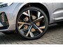 Volvo XC60 T8 Plug-in hybrid AWD Ultra Dark Exec. Ed. | Google | Long Range | Bowers & Wilkins Audio | Luchtvering | Gelamineerd Zijruiten Rondom | Stoelmassage & Ventilatie | Getint Glas | LED Koplampen | Stoel-/Stuurverwarming | Dodehoekdetectie | Keyless | Zitverlenging | 22" LM