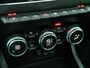 Renault Arkana 1.6 E-Tech Hybrid 145 R.S. Line, Carplay + Android Auto / Keyless / Schuifdak / Camera + Sensoren / Stoel + Stuurverwarming / 18'' LMV