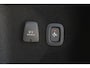 Volvo V60 T6 Plug-in hybrid AWD Ultra Dark | Beschikbaar vanaf 10-2026 | Exterieur Styling Kit | Adaptieve Cruise Control met Pilot Assist | Premium audio by Harman Kardon | 360 graden camera | Elektrisch bedienbaar panoramisch schuif-/kanteldak | Stoelverwarming | Elektrische voorstoelen met geheugen | Stuurwielverwarming | Semi-elektrische trekhaak |