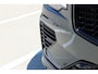 Volvo V60 T6 Plug-in hybrid AWD Ultra Dark | Beschikbaar vanaf 10-2026 | Exterieur Styling Kit | Adaptieve Cruise Control met Pilot Assist | Premium audio by Harman Kardon | 360 graden camera | Elektrisch bedienbaar panoramisch schuif-/kanteldak | Stoelverwarming | Elektrische voorstoelen met geheugen | Stuurwielverwarming | Semi-elektrische trekhaak |