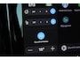 Volvo V60 T6 Plug-in hybrid AWD Ultra Dark | Beschikbaar vanaf 10-2026 | Exterieur Styling Kit | Adaptieve Cruise Control met Pilot Assist | Premium audio by Harman Kardon | 360 graden camera | Elektrisch bedienbaar panoramisch schuif-/kanteldak | Stoelverwarming | Elektrische voorstoelen met geheugen | Stuurwielverwarming | Semi-elektrische trekhaak |