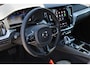 Volvo V60 T6 Plug-in hybrid AWD Ultra Dark | Beschikbaar vanaf 10-2026 | Exterieur Styling Kit | Adaptieve Cruise Control met Pilot Assist | Premium audio by Harman Kardon | 360 graden camera | Elektrisch bedienbaar panoramisch schuif-/kanteldak | Stoelverwarming | Elektrische voorstoelen met geheugen | Stuurwielverwarming | Semi-elektrische trekhaak |