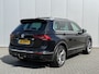 Volkswagen Tiguan 1.4 TSI R-line Panoramadak Trekhaak Carplay cruise control