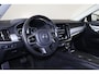 Volvo V90 T4 Momentum - IntelliSafe Assist - Adaptieve LED koplampen - Parkeercamera achter - Verwarmde voorstoelen, stuur & achterbank - Parkeersensoren achter - Inklapbare trekhaak - 18' LMV