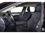 Volvo V90 T4 Momentum - IntelliSafe Assist - Adaptieve LED koplampen - Parkeercamera achter - Verwarmde voorstoelen, stuur & achterbank - Parkeersensoren achter - Inklapbare trekhaak - 18' LMV