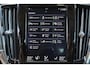 Volvo V90 T4 Momentum - IntelliSafe Assist - Adaptieve LED koplampen - Parkeercamera achter - Verwarmde voorstoelen, stuur & achterbank - Parkeersensoren achter - Inklapbare trekhaak - 18' LMV