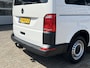 Volkswagen Transporter Kombi 2.0 TDI L1H1 BTW EN BPM VRIJ!! Euro 6 Airco Cruise controle 8-Persoons Automaat Parkeersensoren voor en achter Telefoonverbinding Ex overheid! 1e eigenaar Personenbus Groepsvervoer Taxi Combi Tourer