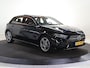 Mercedes-Benz A-klasse 250e Business Solution AMG | Panoramaschuifdak | Head-up display | Premium Plus | Stoelverwarming | 360° camera |