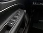 Jeep Avenger 1.2 110pk e-Hybrid Black Edition Automaat | Schuif-/Kanteldak | Winter-Pakket | Elektrische Klep | Navigatie | Adaptieve Cruise Control | Camera | 17"LMV | JBL | Keyless Entry/Start | LED |