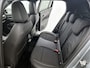Jeep Avenger 1.2 110pk e-Hybrid Black Edition Automaat | Schuif-/Kanteldak | Winter-Pakket | Elektrische Klep | Navigatie | Adaptieve Cruise Control | Camera | 17"LMV | JBL | Keyless Entry/Start | LED |