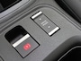 Jeep Avenger 1.2 110pk e-Hybrid Black Edition Automaat | Schuif-/Kanteldak | Winter-Pakket | Elektrische Klep | Navigatie | Adaptieve Cruise Control | Camera | 17"LMV | JBL | Keyless Entry/Start | LED |