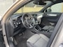 Volvo XC40 1.5 T4 Plug-in hybrid Plus dark pano stoelverwarming 20 inch