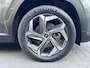 Hyundai Tucson 1.6 T-GDI PHEV Comfort Smart 4WD / 99% SOH / Fabrieksgarantie tot 04-2027 / WLTP 62km / Navi / Apple Carplay Android / Stuur- en stoelverwarming / Adapt. CC / 19" LM wielen /