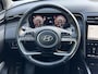 Hyundai Tucson 1.6 T-GDI PHEV Comfort Smart 4WD / 99% SOH / Fabrieksgarantie tot 04-2027 / WLTP 62km / Navi / Apple Carplay Android / Stuur- en stoelverwarming / Adapt. CC / 19" LM wielen /