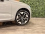 Volvo XC60 T6 AWD Recharge Ultra Dark | Facelift | Trekhaak | 360° Camera | Head-Up Display | All Season banden | Harman Kardon | Adaptieve Cruise Control | Stoelverwarming voor+achter | Stuurwielverwarming | Full LED Meesturende koplampen | Pilot Assist | BLIS Dode Hoek Detectie | Elektrische voorstoelen geheugen | Quilted Nordico bekleding | Zitting verlenging voorstoelen | Lederen Dashboard | Schuifdak | 20 Inch | Google Infotainment | Keyless Drive | Parkeersensoren voor+achter | Elektrisch bedienbare achterklep | DAB Radio | Apple Carplay/Android Auto | Draadloos telefoon opladen | Volvo On Call met mobiele App functie | Vaour Grey Metallic |