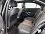Mercedes-Benz A-klasse 250 e Business Solution AMG | Trekhaak | Nightpakket | parkeerpakket met achteruitrijcamera | Verwarmde stoelen vooraan | Inclusief 24 maanden Mercedes-Benz Certified garantie voor Europa.