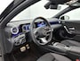 Mercedes-Benz A-klasse 250 e Business Solution AMG | Trekhaak | Nightpakket | parkeerpakket met achteruitrijcamera | Verwarmde stoelen vooraan | Inclusief 24 maanden Mercedes-Benz Certified garantie voor Europa.