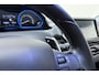 Peugeot 2008 1.2 VTi Allure Pack Premium Plus | Cruise control | Climate control | Navigatie | Trekhaak | Lichtmetalen velgen 16'' |
