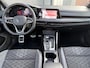 Volkswagen Golf 1.5 eTSI R-Line Business | Panoramadak | Keyless | Stoel verwarming | Camera |