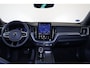 Volvo XC60 T6 Recharge AWD Plus Black Edition - Panorama/schuifdak - IntelliSafe Assist & Surround - Harman/Kardon audio - Parkeercamera achter - Verwarmde voorstoelen, stuur & achterbank - Parkeersensoren voor & achter - Elektr. bedienb. voorstoelen met geheugen - Extra getint glas - 21' LMV