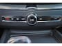Volvo XC60 T6 Recharge AWD Plus Black Edition - Panorama/schuifdak - IntelliSafe Assist & Surround - Harman/Kardon audio - Parkeercamera achter - Verwarmde voorstoelen, stuur & achterbank - Parkeersensoren voor & achter - Elektr. bedienb. voorstoelen met geheugen - Extra getint glas - 21' LMV