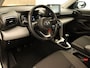 Toyota Yaris Cross 1.5 VVT-I Active - ADAPTIEVE CRUISE CONTROL - DRAADLOZE OPLADER - AIRCO - APPLE CARPLAY/ ANDROID AUTO - LICHT EN REGENSENSOR - 4 SEIZOENENBANDEN - ARMSTEUN VOOR - 16 INCH LICHT METALEN VELGEN
