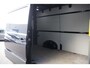 Volkswagen Crafter 35 2.0 TDI L3H3(L2H2) 3-ZITS, 177PK AUT. LED, ADAPT. CRUISE, STOELVERWARMING, STUURVERWARMING, VOORRUIT VERWARMING, STANDKACHEL, GEVEERDE ERGO ACTIVE STOEL