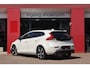 Volvo V40 1.5 T3 150pk Automaat Sport | Origineel NL | R-Design | Panoramadak | Harman/Kardon | Camera |