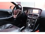 Volvo V40 1.5 T3 150pk Automaat Sport | Origineel NL | R-Design | Panoramadak | Harman/Kardon | Camera |