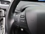 Peugeot 2008 1.2 PureTech Allure Panormadak | Parkeersenoren | Camera | Navigatie | Climat Control | Cruise Control | 17" Lichtmetalen Velgen