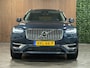 Volvo XC90 T8 AWD Recharge Plus Bright Vol! | Luchtvering | Stoelventilatie | 360° Camera | Harman Kardon | 455pk | Schuifdak | Adaptieve Cruise Control | Stoelverwarming voor+achter | Stuurwielverwarming | 21 Inch | Full LED meesturende koplampen | Pilot Assist | BLIS Dode Hoek Detectie | Elektrische voorstoelen geheugen | Nappa lederen bekleding | Lederen dashboard | Elektrisch verstelbare zijwangen | Keyless Drive | Parkeersensoren voor+achter | Google Infotainment | Privacy Glass | Elektrisch bedienbare achterklep | Geïntegreerd kinderzitje achterin | Geïntegreerde zongordijnen achterportieren | 7-Persoons | 4-Zone Climate Control | DAB Radio | Apple Carplay/Android Auto | Draadloos telefoon opladen | Verlichte instaplijsten | Volvo On Call met mobiele App functie | Denim Blue Metallic |