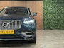 Volvo XC90 T8 AWD Recharge Plus Bright Vol! | Luchtvering | Stoelventilatie | 360° Camera | Harman Kardon | 455pk | Schuifdak | Adaptieve Cruise Control | Stoelverwarming voor+achter | Stuurwielverwarming | 21 Inch | Full LED meesturende koplampen | Pilot Assist | BLIS Dode Hoek Detectie | Elektrische voorstoelen geheugen | Nappa lederen bekleding | Lederen dashboard | Elektrisch verstelbare zijwangen | Keyless Drive | Parkeersensoren voor+achter | Google Infotainment | Privacy Glass | Elektrisch bedienbare achterklep | Geïntegreerd kinderzitje achterin | Geïntegreerde zongordijnen achterportieren | 7-Persoons | 4-Zone Climate Control | DAB Radio | Apple Carplay/Android Auto | Draadloos telefoon opladen | Verlichte instaplijsten | Volvo On Call met mobiele App functie | Denim Blue Metallic |