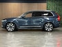 Volvo XC90 T8 AWD Recharge Plus Bright Vol! | Luchtvering | Stoelventilatie | 360° Camera | Harman Kardon | 455pk | Schuifdak | Adaptieve Cruise Control | Stoelverwarming voor+achter | Stuurwielverwarming | 21 Inch | Full LED meesturende koplampen | Pilot Assist | BLIS Dode Hoek Detectie | Elektrische voorstoelen geheugen | Nappa lederen bekleding | Lederen dashboard | Elektrisch verstelbare zijwangen | Keyless Drive | Parkeersensoren voor+achter | Google Infotainment | Privacy Glass | Elektrisch bedienbare achterklep | Geïntegreerd kinderzitje achterin | Geïntegreerde zongordijnen achterportieren | 7-Persoons | 4-Zone Climate Control | DAB Radio | Apple Carplay/Android Auto | Draadloos telefoon opladen | Verlichte instaplijsten | Volvo On Call met mobiele App functie | Denim Blue Metallic |