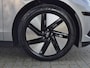 Hyundai Ioniq 6 Connect 77.4 kWh / 100% SOH / 8 jaar Batterijgarantie / Fabrieksgarantie tot 04-2029 / Dealer onderhouden / CCS snelladen / All season banden / Stuur- & Stoel verwarming / Elektrische achterklep / Achteruitrijcamera / Adaptief cruise control / Apple Carplay Android Auto / Keyless Entry/Start /