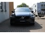 Volvo V60 2.0 T8 Plug-in hybrid AWD Plus Dark | Apple carplay/ Android auto | Electronic climate control | Lederen bekleding | 18" lichtmetalen velgen | Voorstoelen verwarmd | Achterbank verwarmd |  Elektronische lendensteun | Elektrisch uitklapbare trekhaak | Verwarmde voorruit |