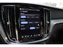 Volvo V60 2.0 T8 Plug-in hybrid AWD Plus Dark | Apple carplay/ Android auto | Electronic climate control | Lederen bekleding | 18" lichtmetalen velgen | Voorstoelen verwarmd | Achterbank verwarmd |  Elektronische lendensteun | Elektrisch uitklapbare trekhaak | Verwarmde voorruit |