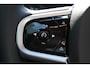 Volvo V60 2.0 T8 Plug-in hybrid AWD Plus Dark | Apple carplay/ Android auto | Electronic climate control | Lederen bekleding | 18" lichtmetalen velgen | Voorstoelen verwarmd | Achterbank verwarmd |  Elektronische lendensteun | Elektrisch uitklapbare trekhaak | Verwarmde voorruit |