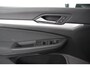 Volkswagen Golf 1.0 TSI 110pk Automaat Life Navigatie Climate Control Navigatie Camera Digitale Cockpit Parkeer sensoren V+A DAB Cruise Control Lichtmetalen Velgen