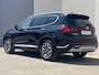 Hyundai Santa Fe 1.6 T-GDI PHEV Premium Sky / Fabrieksgarantie tot 05-2027 / Accu SoH 100 % EAER 58 km / Leder / Panorama Schuifdak / Afn. trekhaak 1.350 kg  / HUD / Elektrische stoelen & klep / Stoelventilatie / Stuur-, stoel- & achterbankverwarming / 19"LM wielen /