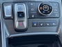 Hyundai Santa Fe 1.6 T-GDI PHEV Premium Sky / Fabrieksgarantie tot 05-2027 / Accu SoH 100 % EAER 58 km / Leder / Panorama Schuifdak / Afn. trekhaak 1.350 kg  / HUD / Elektrische stoelen & klep / Stoelventilatie / Stuur-, stoel- & achterbankverwarming / 19"LM wielen /