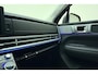 Hyundai Santa Fe 1.6 T-GDI 216pk HEV Automaat Premium Sky 7.pers | Lederen bekleding | Trekhaak | Panoramisch schuifdak | Head-up display | Stoelverwarming | Dakrails | Full Led verlichting | Keyless