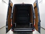 Mercedes-Benz Sprinter 319 CDI | AUT. | L2 H2 | RWD | NL AUTO | DEALER ONDERHOUDEN | LUCHTVERING | TREKHAAK | LED | GROOT NAVIGATIE | ACHTERUITRIJCAMERA | BETIMMERDE LAADRUIMTE COMPLEET | CERTIFIED