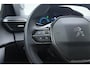 Peugeot e-2008 EV Active Pack 50 kWh | SoH 96,4% | Cruise control | Stoelverwarming | Parkeersensoren | Navigatie | Airco | Apple carplay/Android auto | Verkeersborddetectie | Hill-hold