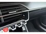 Peugeot e-2008 EV Active Pack 50 kWh | SoH 96,4% | Cruise control | Stoelverwarming | Parkeersensoren | Navigatie | Airco | Apple carplay/Android auto | Verkeersborddetectie | Hill-hold