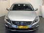 Volvo V60 2.4 D6 AWD PLUG-IN HYBRID SUMMUM LEDER NAVIGATIE CRUISE CONTROL BLUETOOTH TELEFOON RIJSTROOKSENSOREN DODEHOEKSENSOREN TREKHAAK ZEER MOOI !!