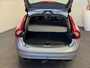 Volvo V60 2.4 D6 AWD PLUG-IN HYBRID SUMMUM LEDER NAVIGATIE CRUISE CONTROL BLUETOOTH TELEFOON RIJSTROOKSENSOREN DODEHOEKSENSOREN TREKHAAK ZEER MOOI !!